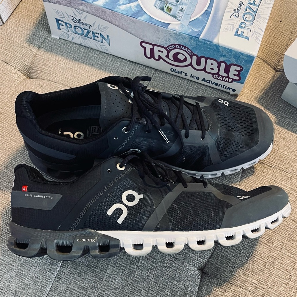 ON Cloud - Cloud Flow Tennis Shoes